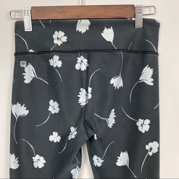 Fabletics Floral Capri Grey White Leggings XS - Picture 4 of 12